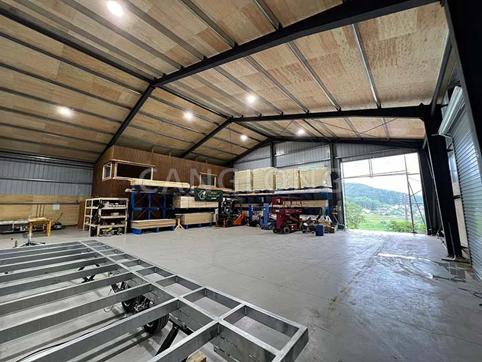 prefabricated steel warehouse