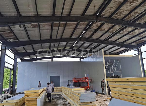 PIR cold storage panel installation
