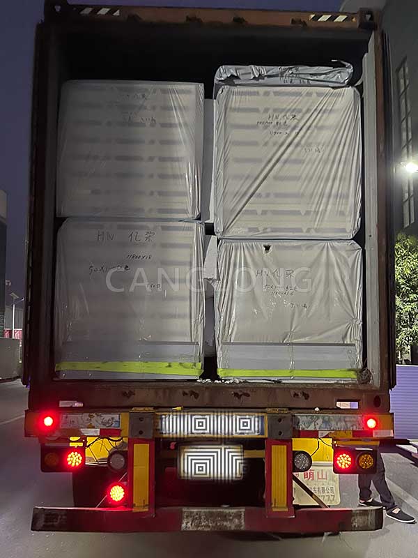 Polyurethane roof panels packaged and shipped to Ecuador Polyurethane roof panels packaged and shipped to Ecuador