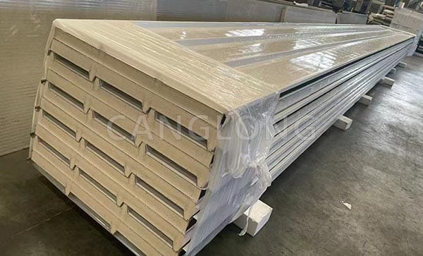 polyurethane foam insulation panel