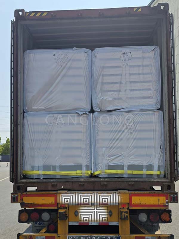PUF insulation roof panels shipped to Ireland PUF insulation roof panels shipped to Ireland