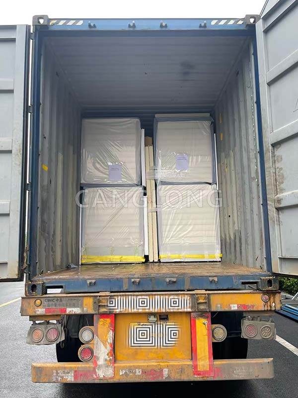PUF sandwich panels for warehouse use shipped to Thailand PUF sandwich panels for warehouse use shipped to Thailand