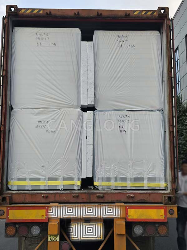 polyurethane wall panels shipped