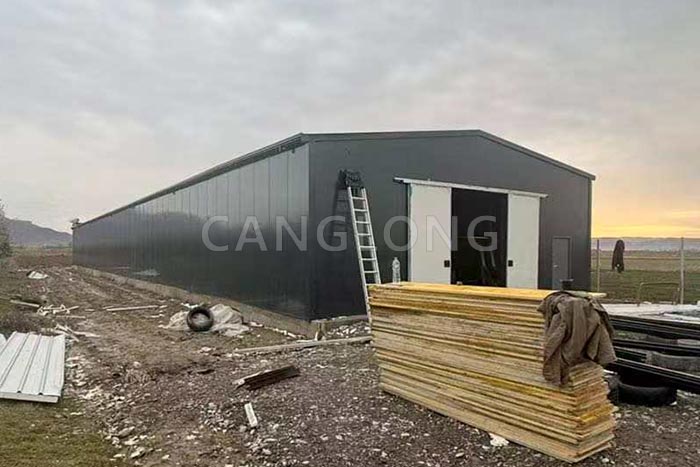 Albanian chicken house