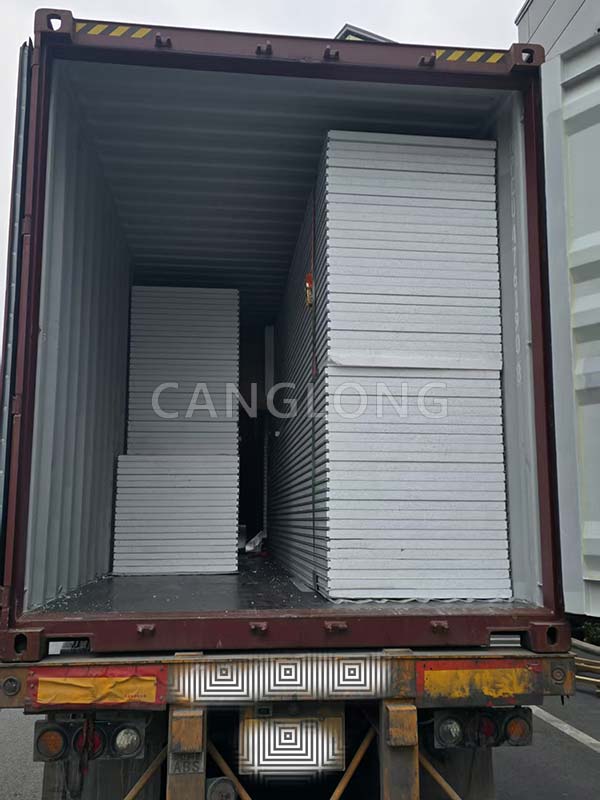 EPS foam sandwich panels shipped