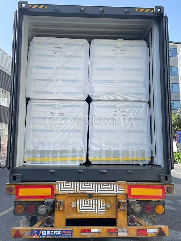 PU roof sandwich panel shipped