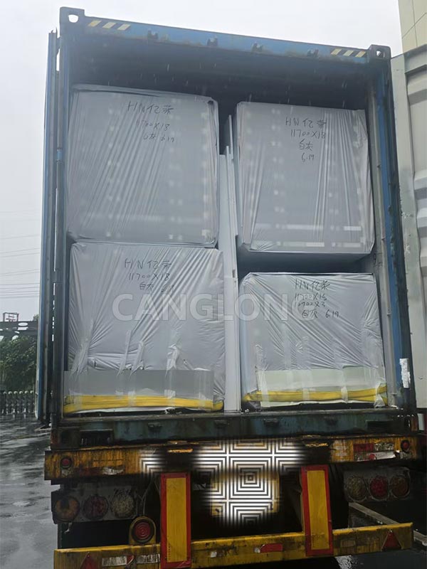 Polyurethane insulation boards shipment